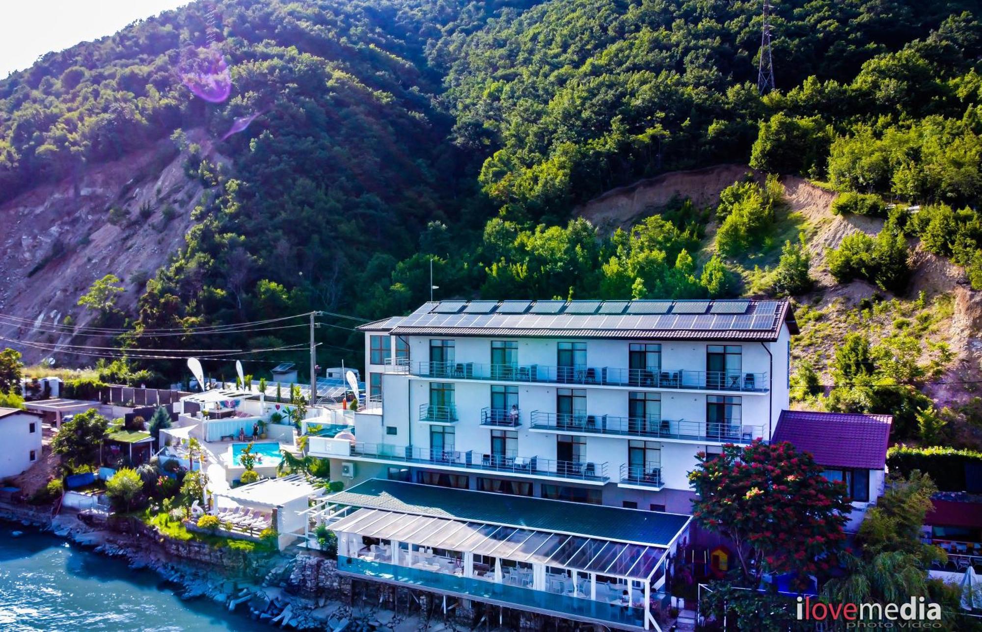 Riviera 990 - Resort & Restaurant Ieşelniţa المظهر الخارجي الصورة